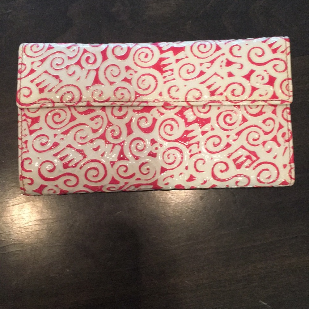 pink and white wallet